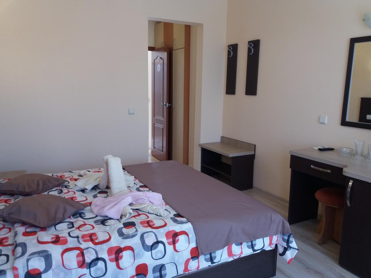 Hotel Sirena Primorszko Kültér fotó